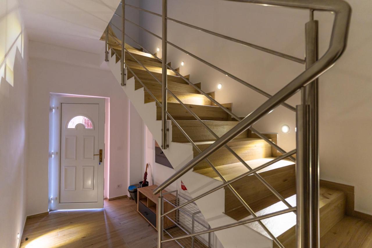 Apartma Valic อายดอฟช์ชีนา ภายนอก รูปภาพ