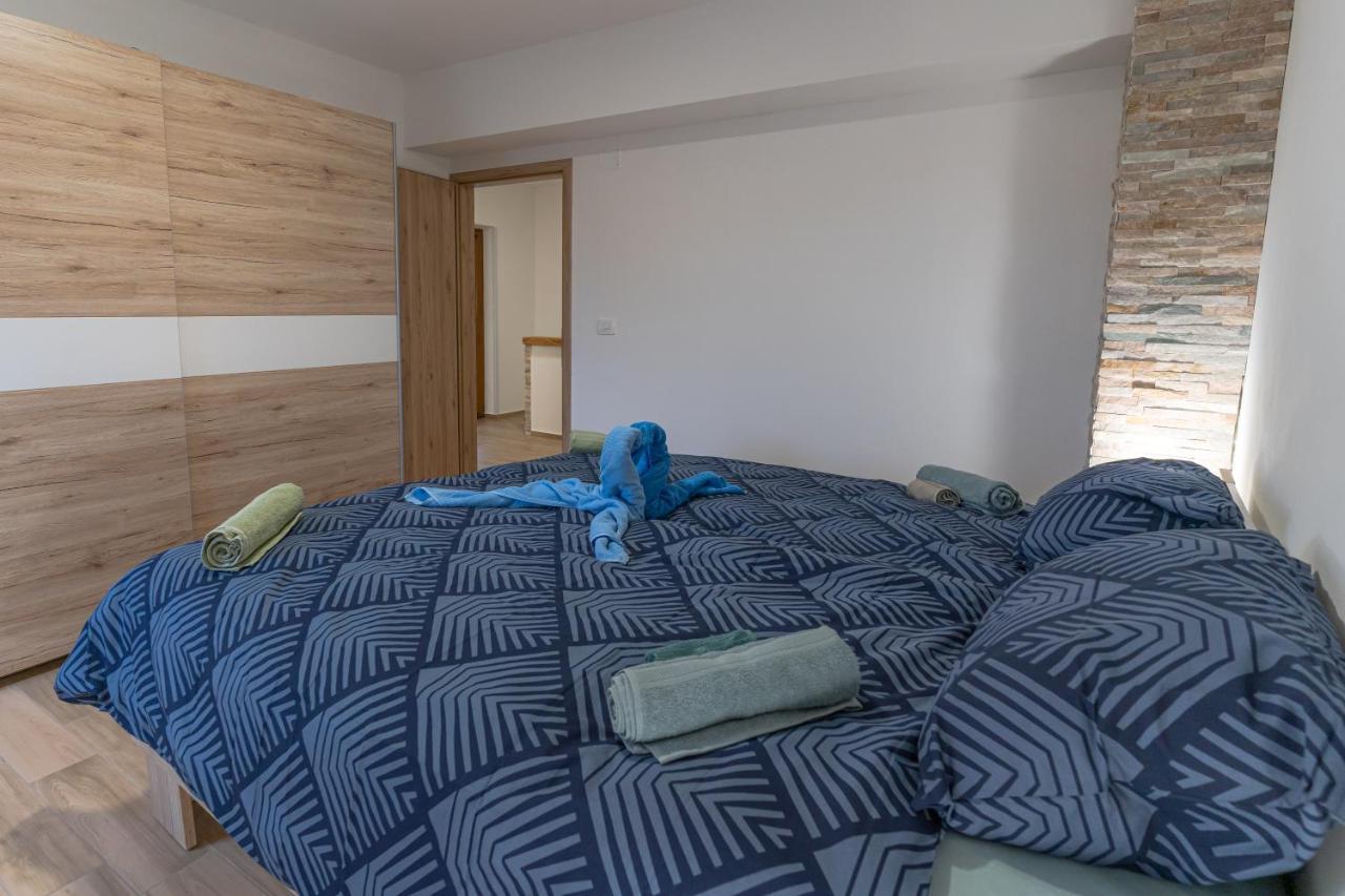 Apartma Valic อายดอฟช์ชีนา ภายนอก รูปภาพ